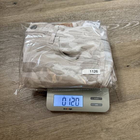 Levi’s 720 High-Rise Super Skinny Women’s Size 28 Camo White Beige Stretch - Picture 15 of 16